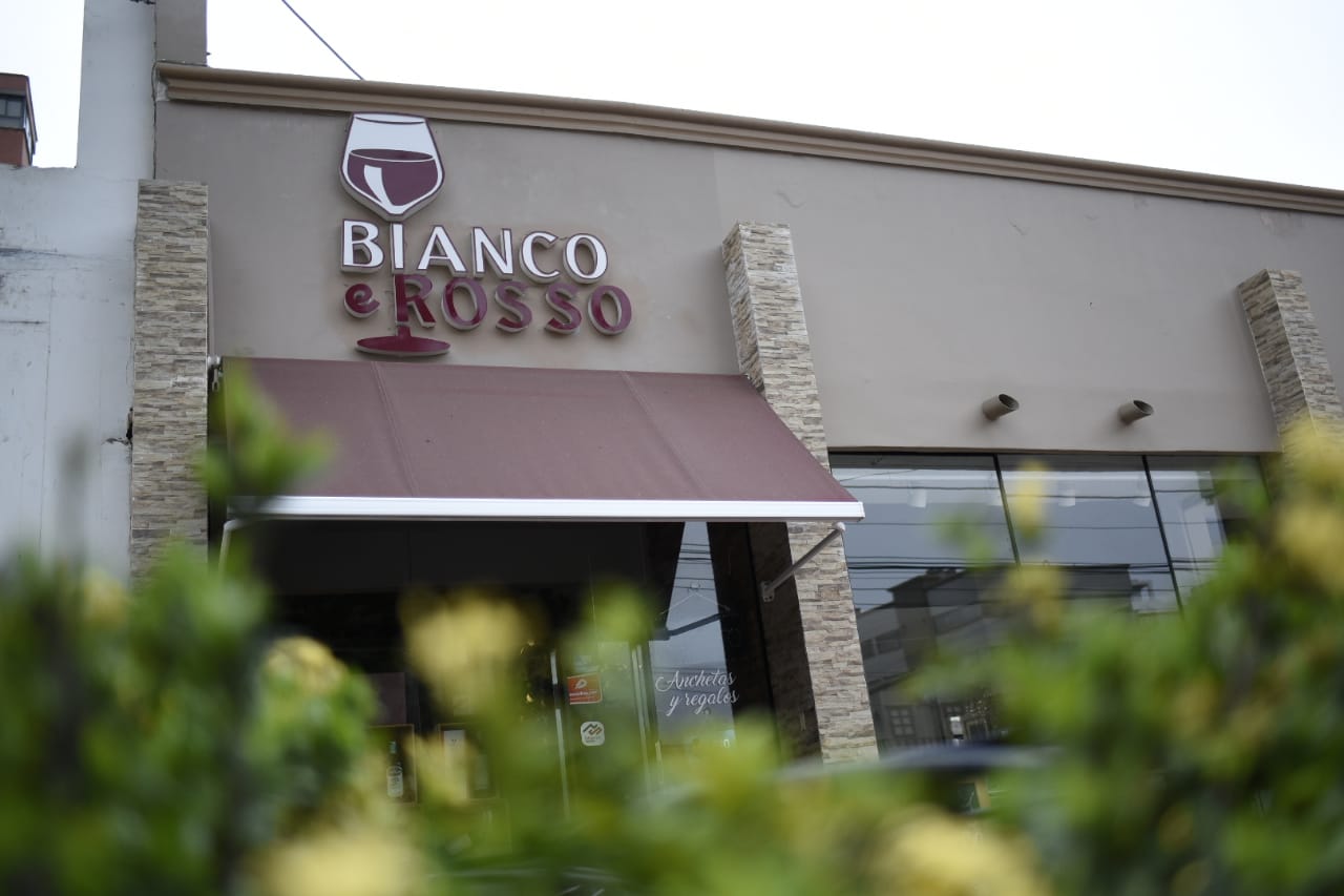 Fachada de Bianco e Rosso. 