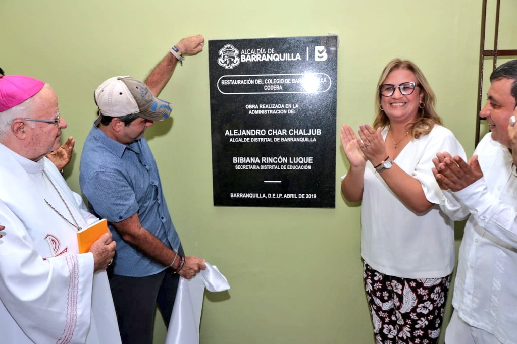 Alcalde Alejandro Char y la secretaria de Eduación, Bibiana Rincón.