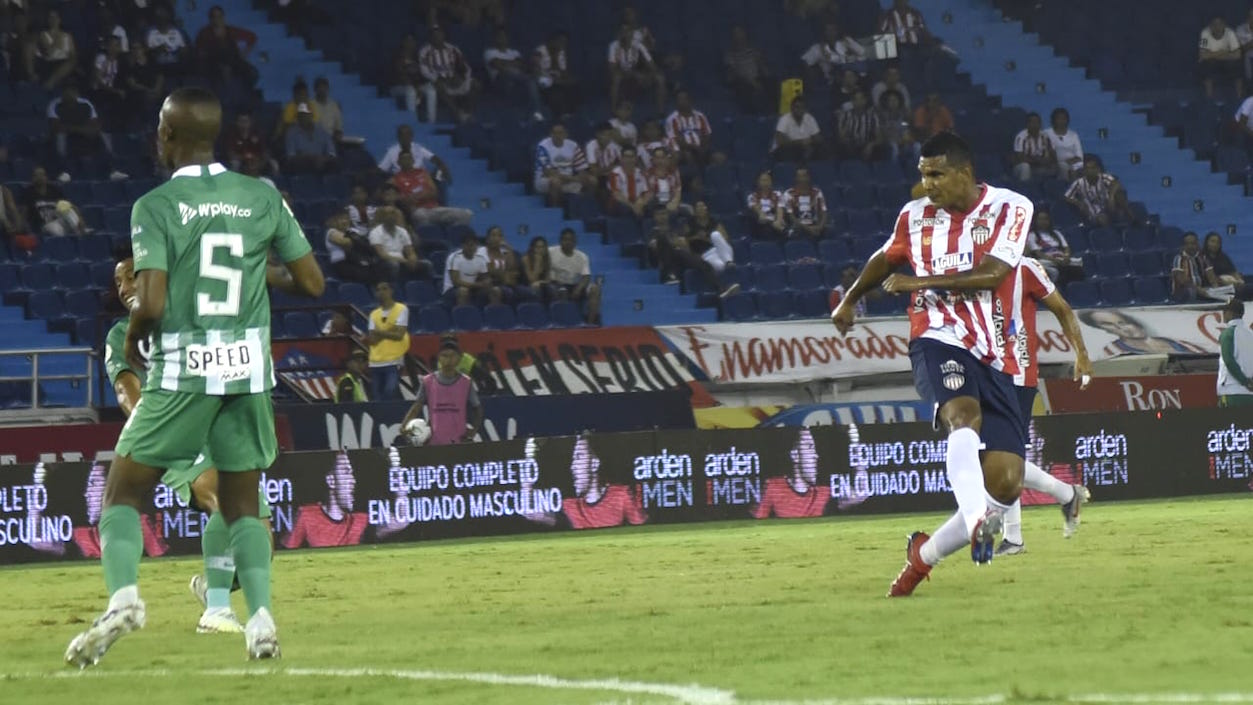Remate de Luis Narváez.