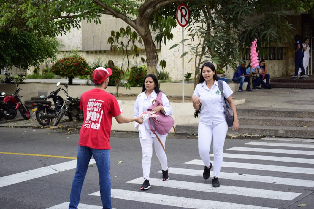 En las puertas de las universidades se adelantan las jornadas.