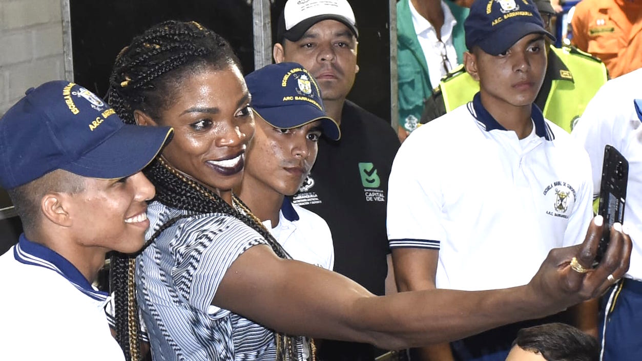Una 'selfie' con personal de la Armada Nacional.