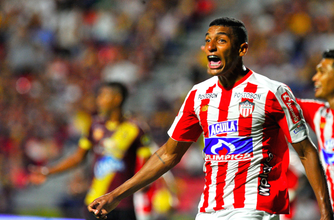 La alegría del lateral juniorista tras lograr el empate.