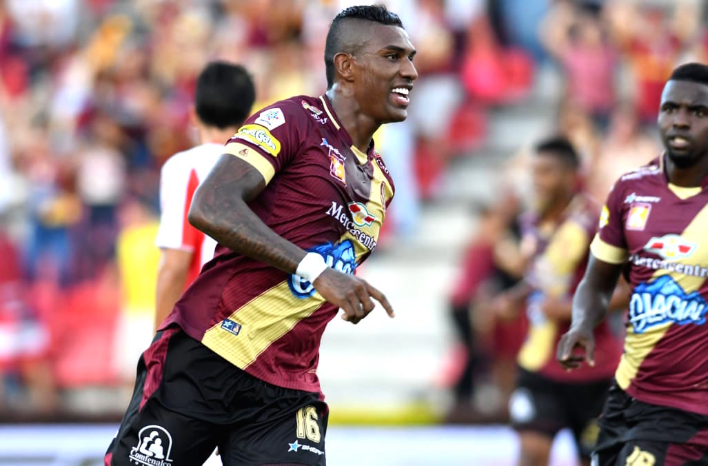Sergio Mosquera celebrando la apertura del marcador.