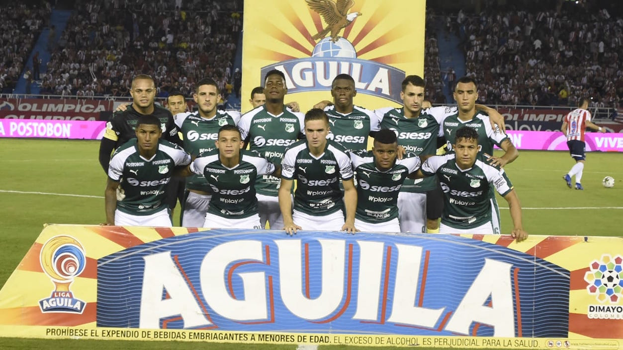 Los titulares del Deportivo Cali en el estadio Metreopolitano.