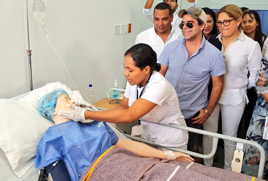 El Alcalde de Barranquilla, Alejandro Char y la secretaria de Salud, Alma Solano.