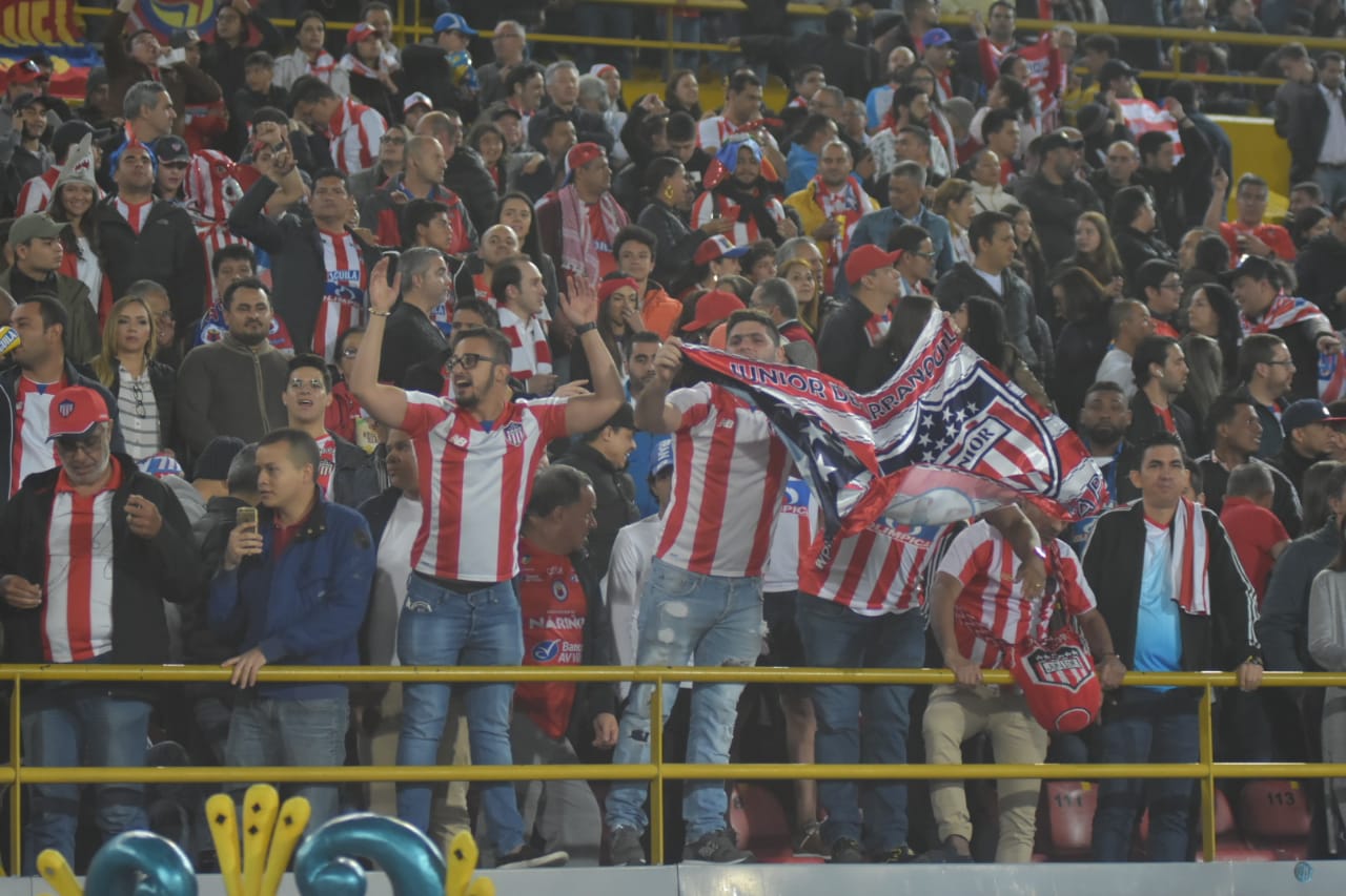 La 'marea rojiblanca' apoyó de principio a fin en Bogotá.