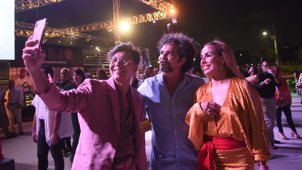 El diseñador Frankiln Ramos, el fotógrafo Nicolás Santo Domingo y la cantante barranquillera Maía.