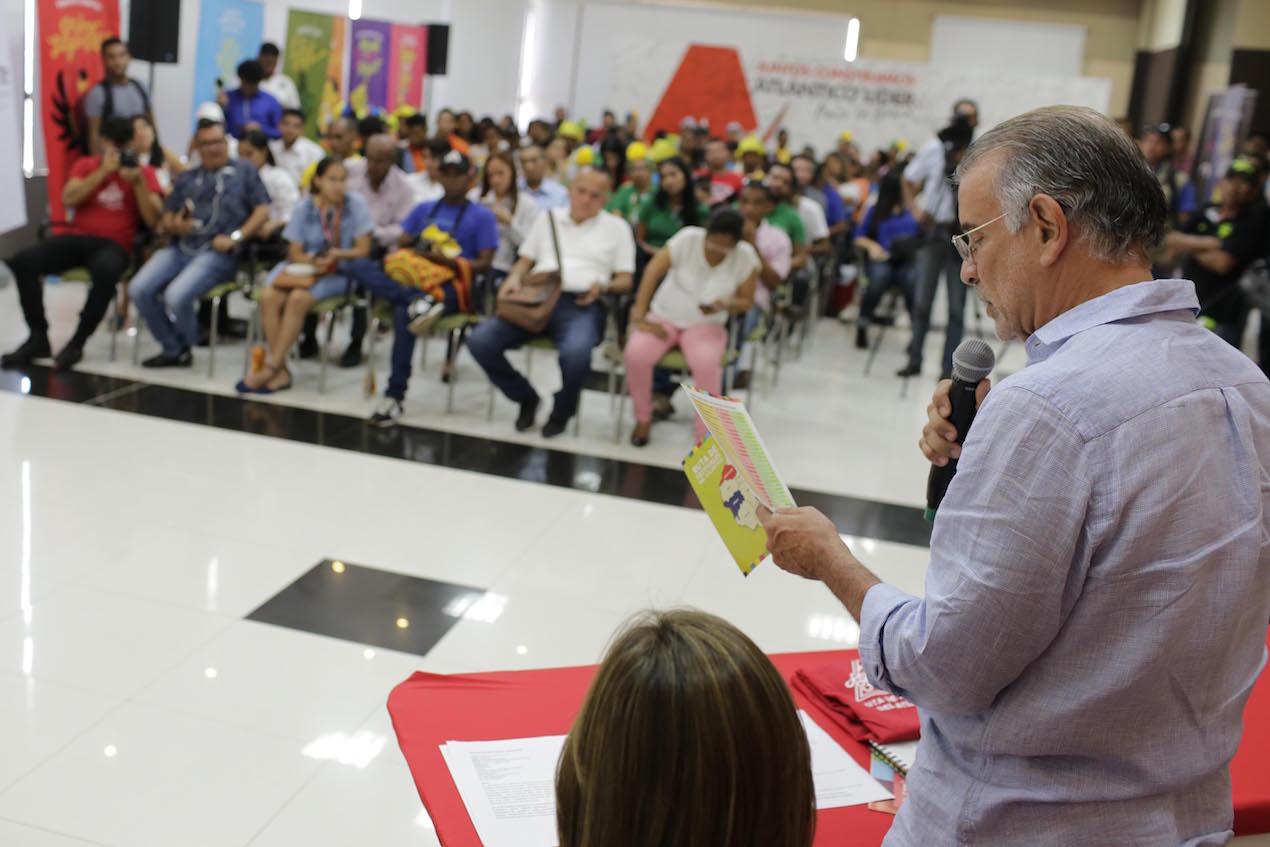 El gobernador Eduardo Verano.