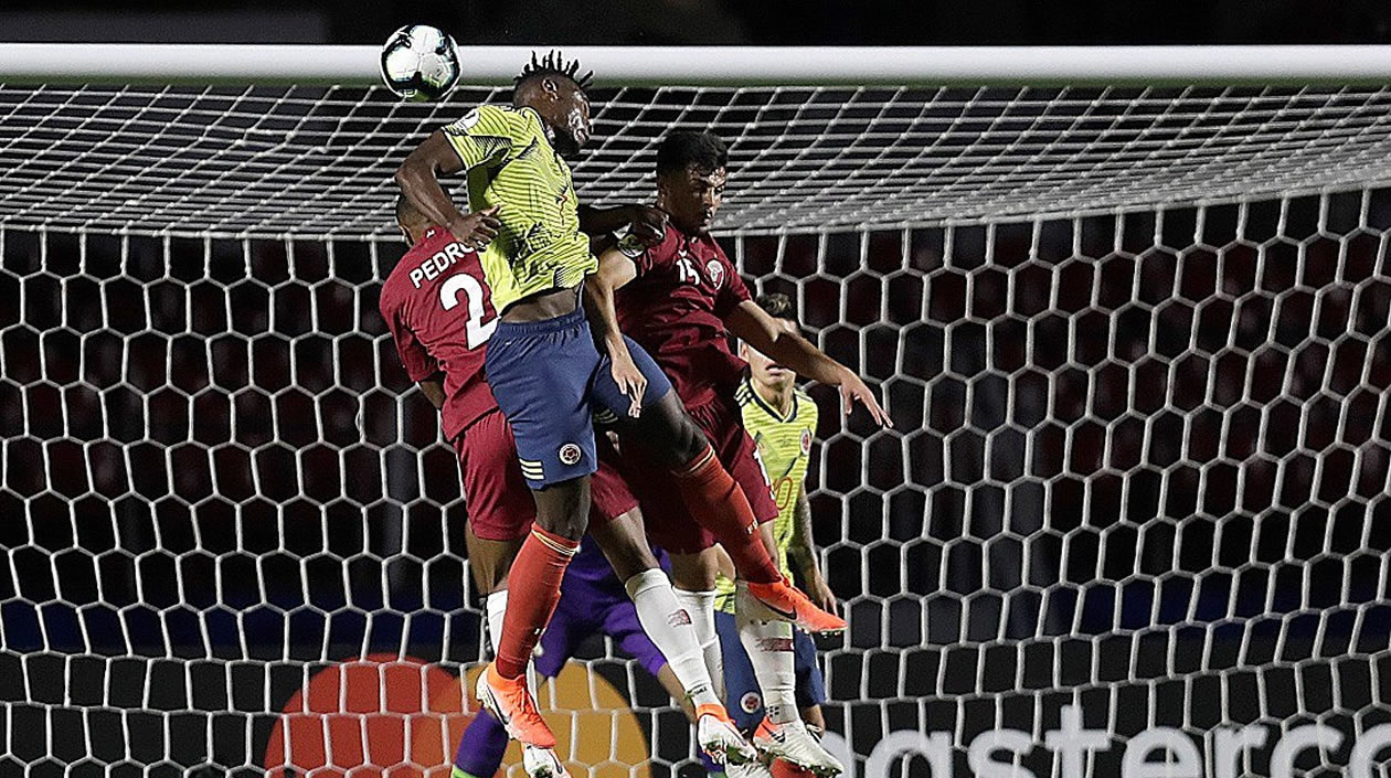 El delantero Duván Zapata, uno de los de mayor ataque en la ofensiva colombiana.