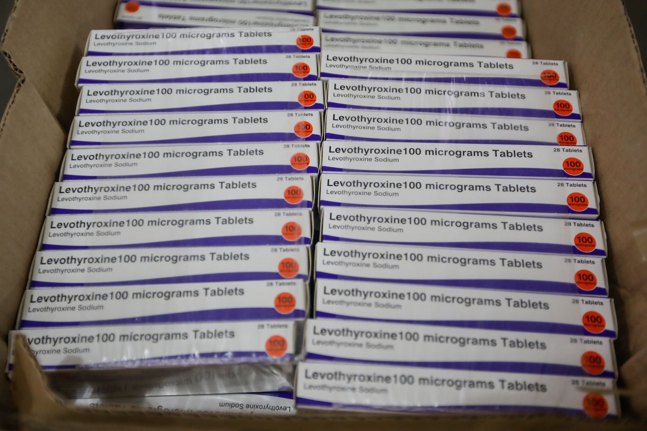 Vista de los cargamentos de medicamentos que llegaron al país el lunes provenientes del Centro Logistico de las Sociedades de la Cruz Roja y Media Luna Roja ubicado en Panamá, como parte de la ayuda humanitaria para Venezuela, este miércoles en Los Ruices, Caracas (Venezuela).