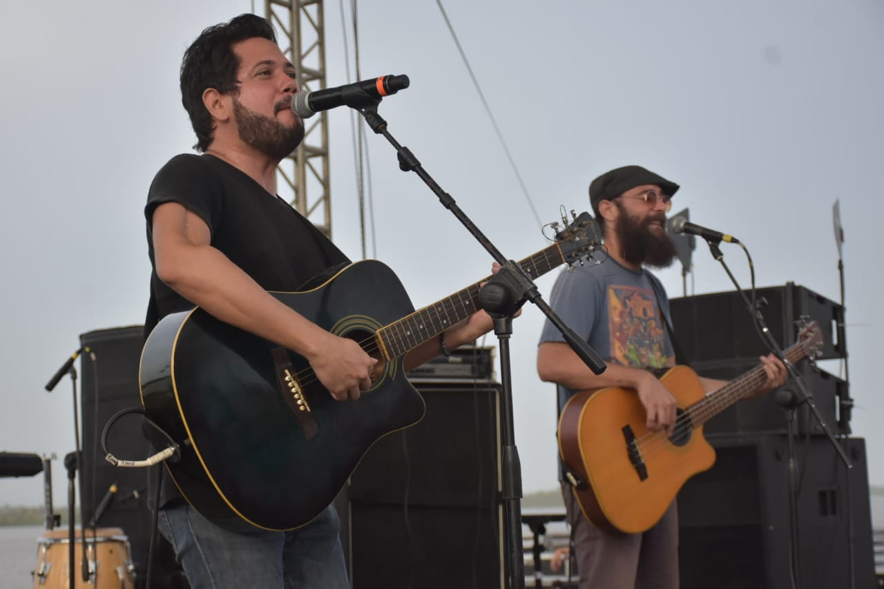 Presentación del grupo Jean Mizzelli.