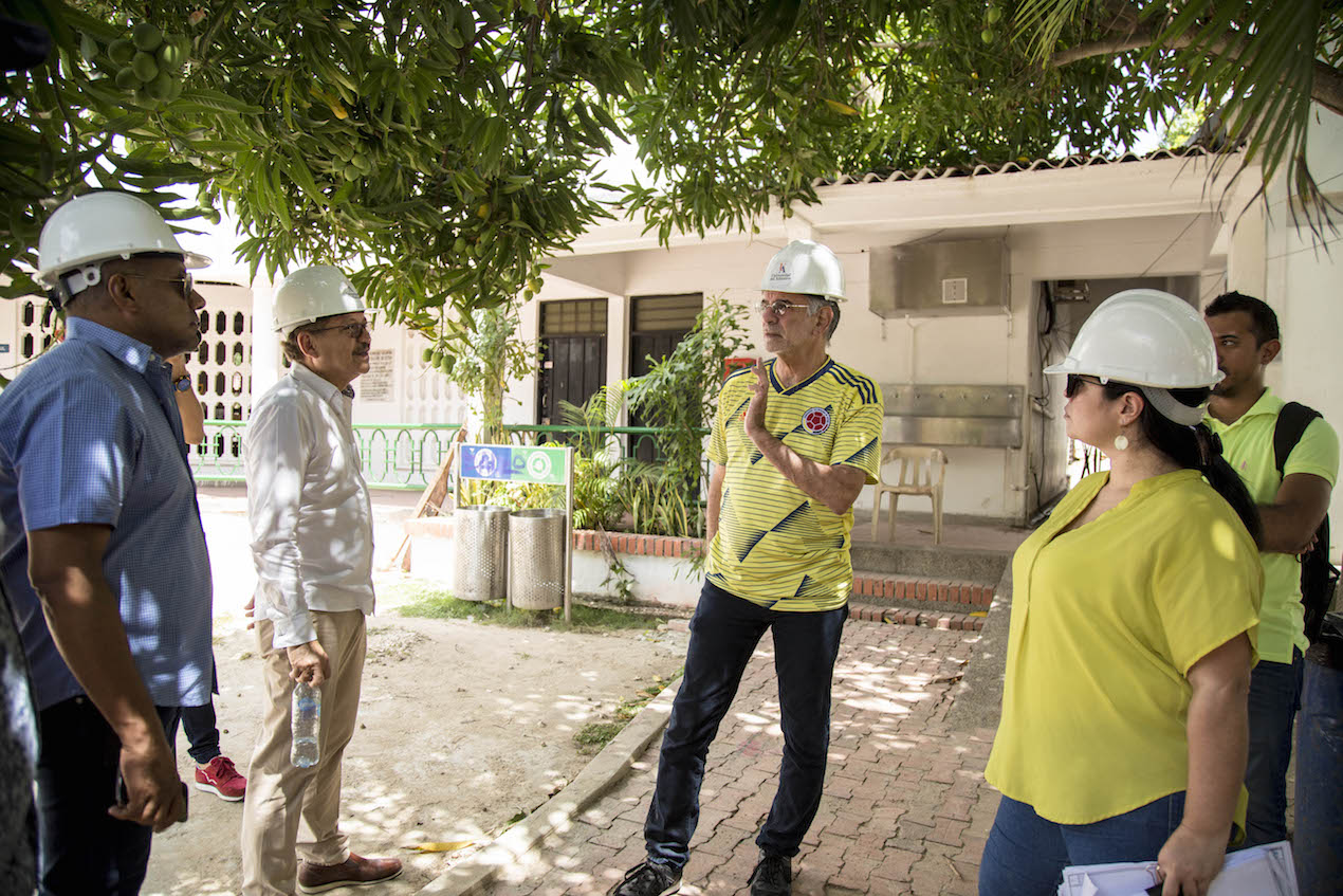 Gobernador Verano y Rector Prasca, en la visita a la sede de Bellas Artes en el barrio El Prado.