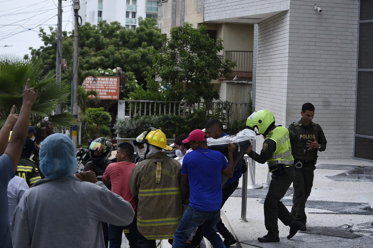 Imágenes de desesperación y pánico en la Clínica La Merced.