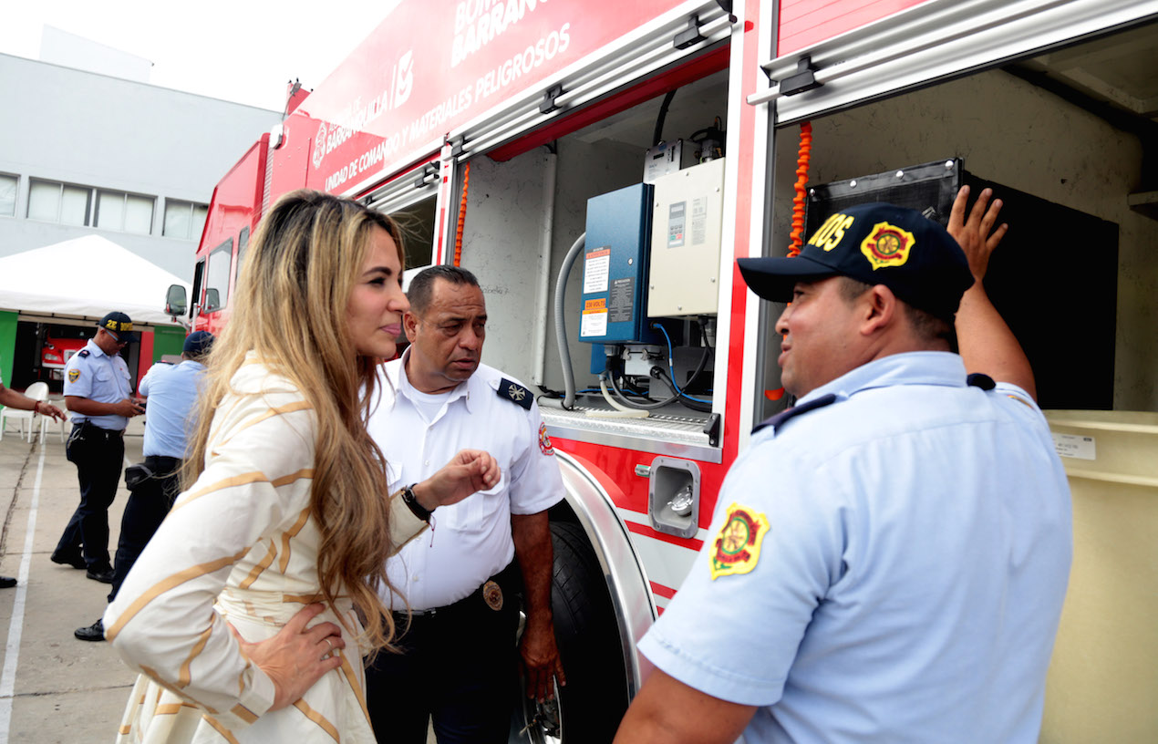 La Alcaldía Distrital ha entregado al Cuerpo de Bomberos de Barranquilla 4 máquinas de 1000 galones, 1 máquina escalera de 56 metros, 1 carrotanque de 3500 galones y ahora la Hazmat. Asimismo, 5 estaciones en diferentes localidades: Las Flores, calle 17 con 38, Ciudadela 20 de Julio, El Edén y 11 de Noviembre. Actualmente. La ciudad cuenta con 164 bomberos operativos.