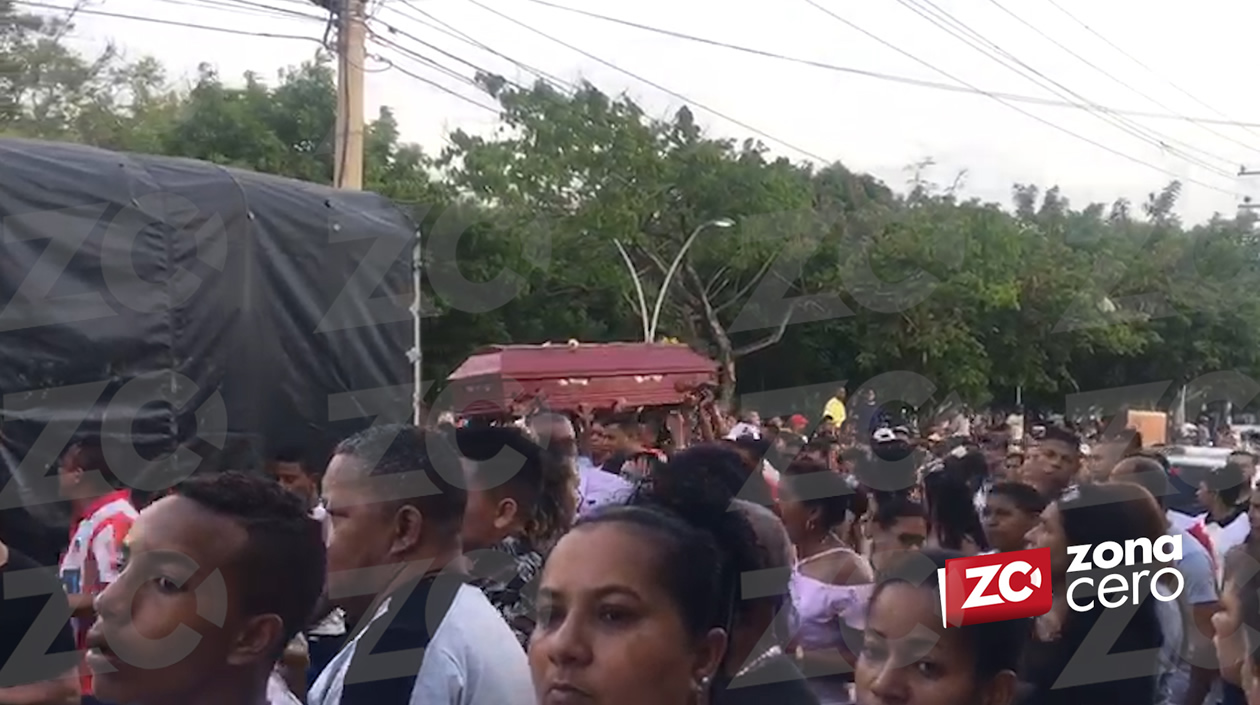 Cortesía Los familiares y amigos acompañaron, con música, a Jair Roberto, hasta su última morada.
