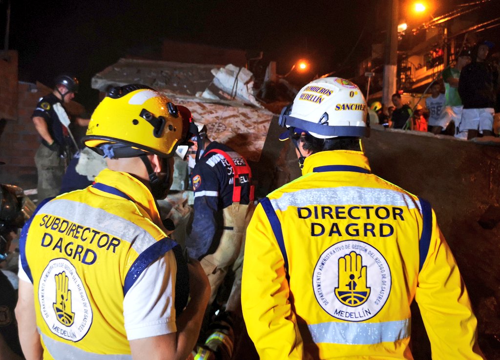 Cuerpos de socorro trabajaron en la emergencia.