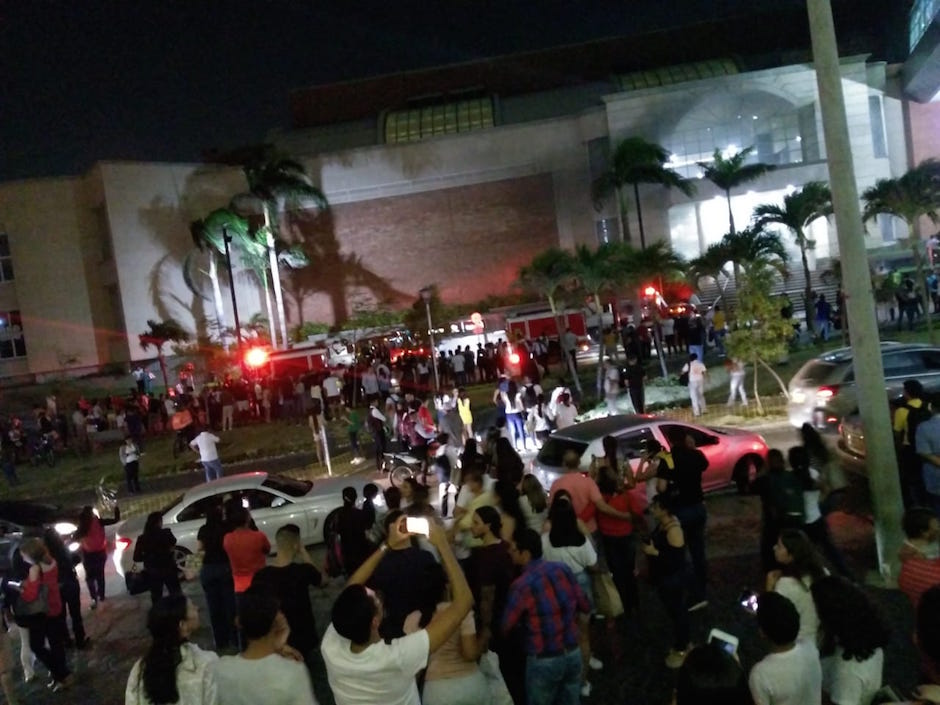 El Cuerpo de Bomberos logró controlar la situación.