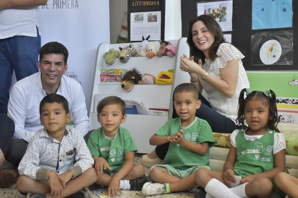 El Director del ICBF, Benjamín Collante, y la Primera dama del Distrito, Katia Nule.