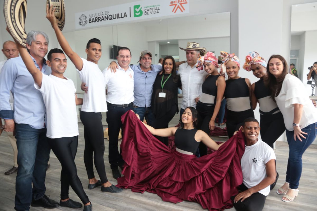 El director nacional del Sena, Carlos Mario Estrada; el Alcalde de Barranquilla, Alejandro Char; el Presidente de la República Iván Duque y Alta Consejera de las Regiones, Karen Abudinen, durante su visita a la sede de Industrias Creativas.