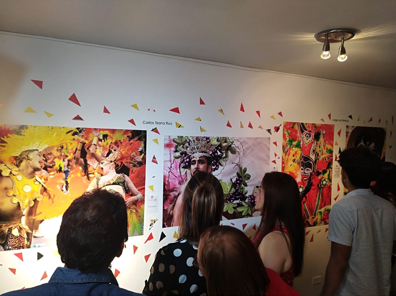 La asistencia a la exhibición ha sido exitosa.