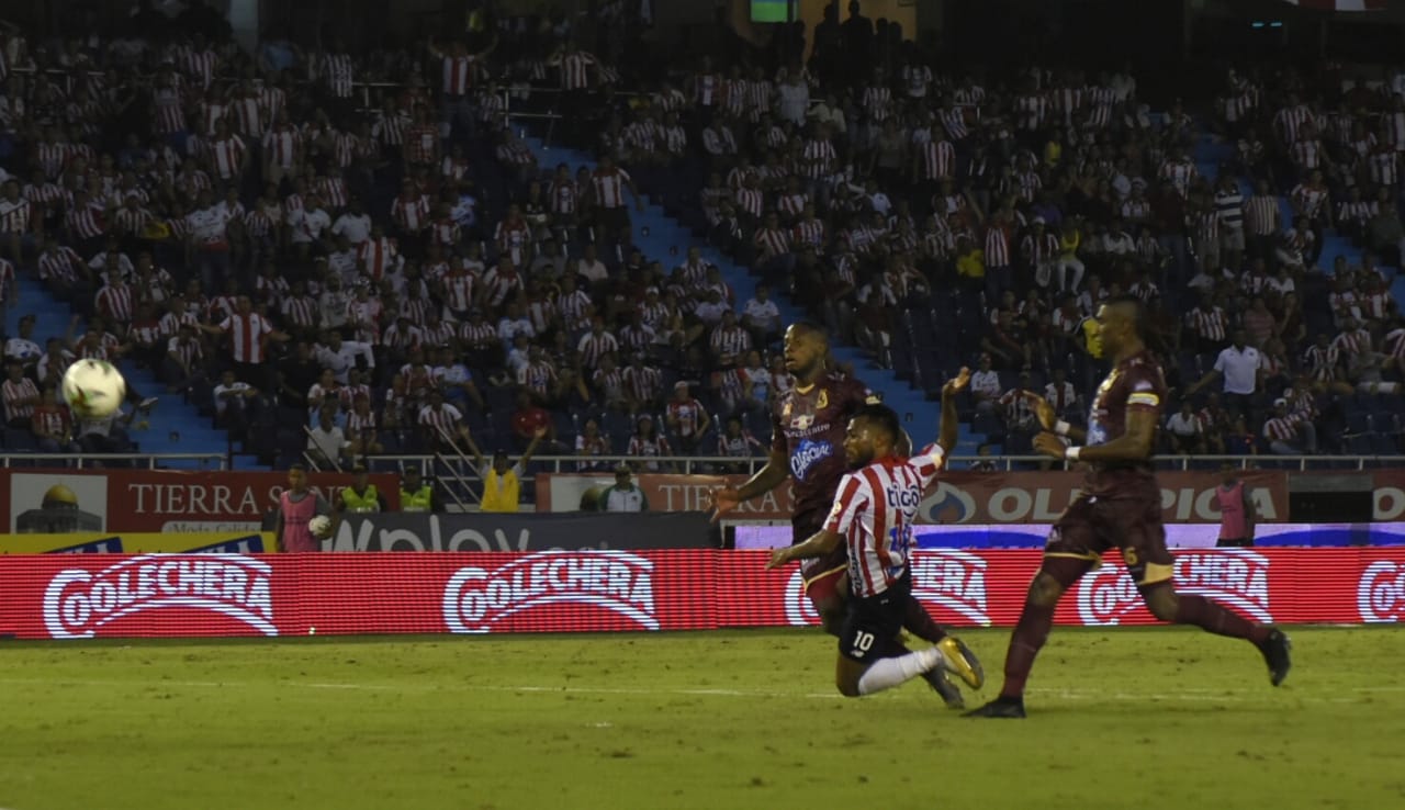 La jugada del autogol del lateral Leyvin Balanta. 