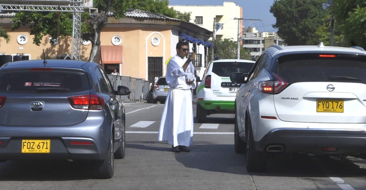 Bendición a los vehículos de servicio público y particulares.