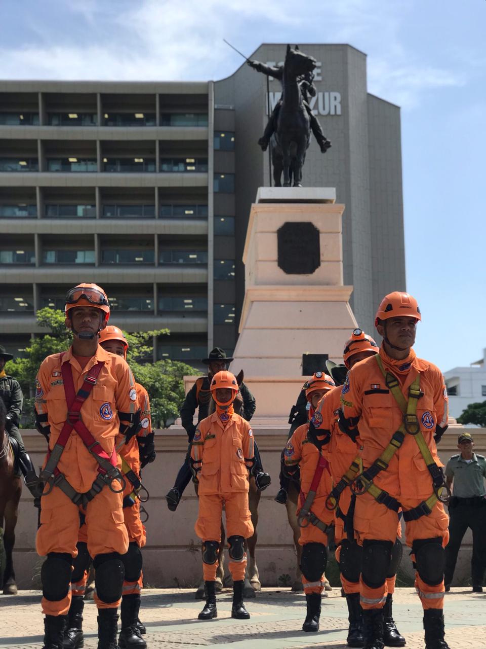 La Defensa Civil Nacional.