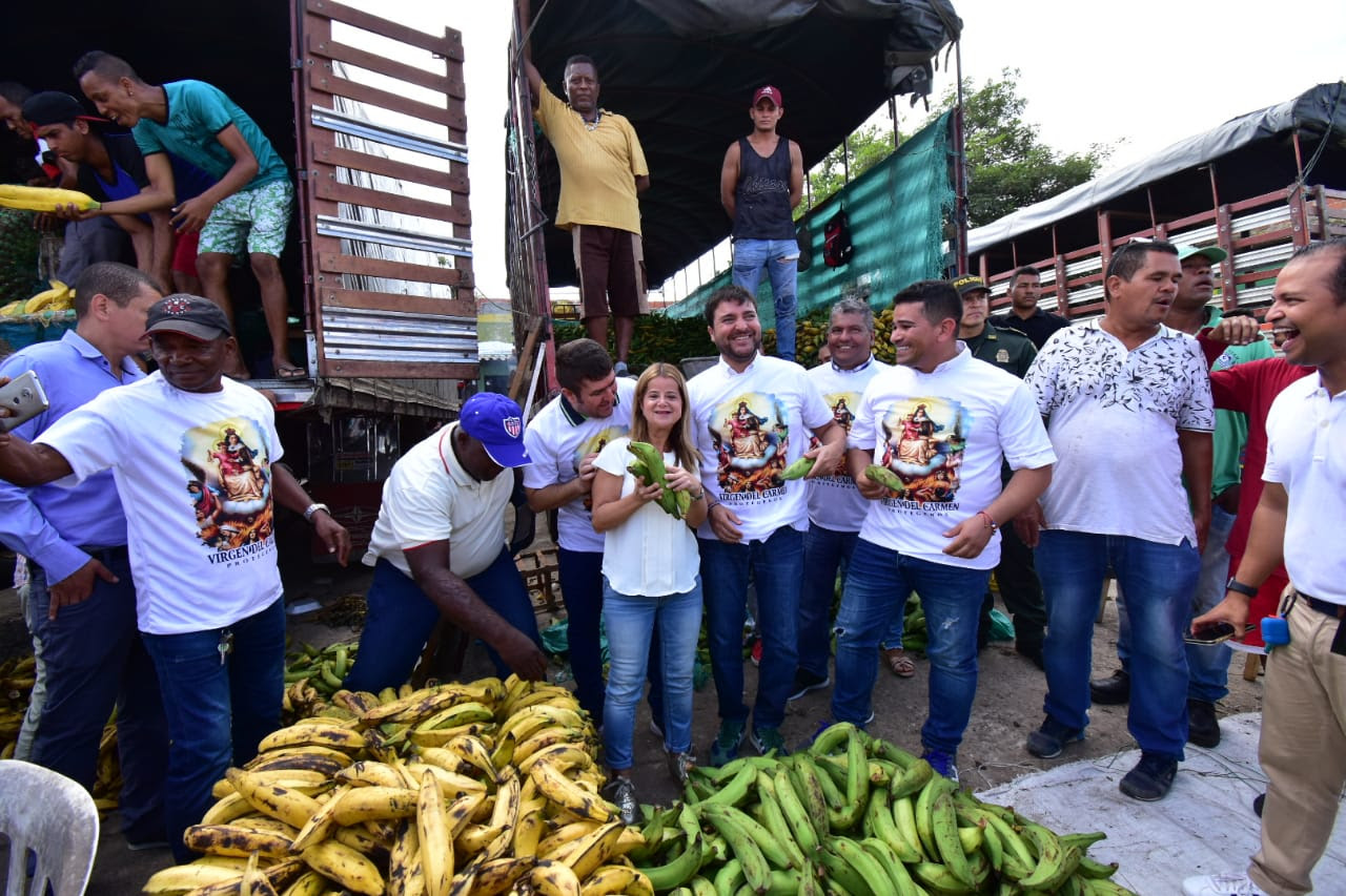 Jaime Pumarejo estuvo acompañado de Elsa Noguera, candidata a la Gobernación del Atlántico.