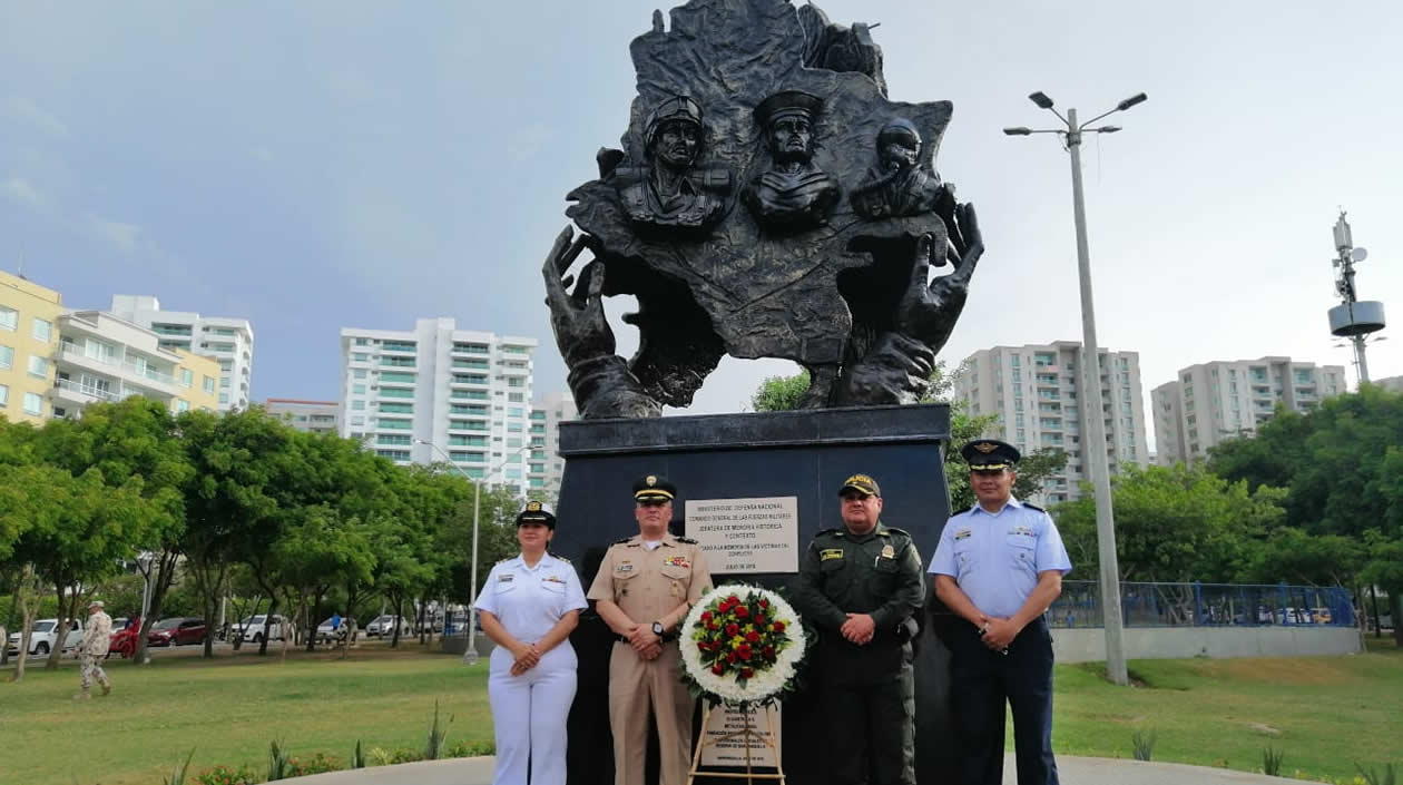 Homenaje a los héroes caídos del Ejército.