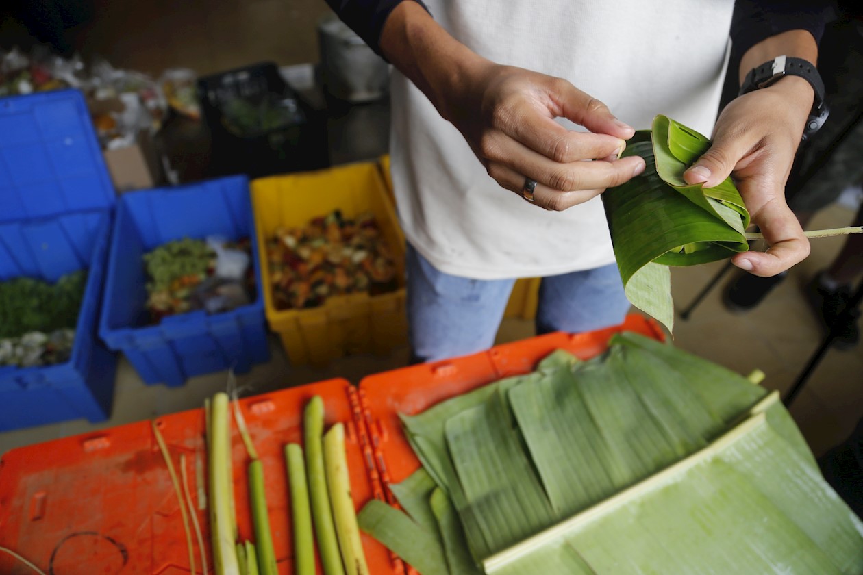 Los cocineros preparan cada día más de 200 dietas, consistentes combinaciones de frutas, verduras, cereales, semillas y complementos que varían según el tipo de animal y especie, pues cada individuo cuenta con un menú semanal con el tipo alimentos específicos que requiere para llevar una alimentación balanceada según la edad que tenga