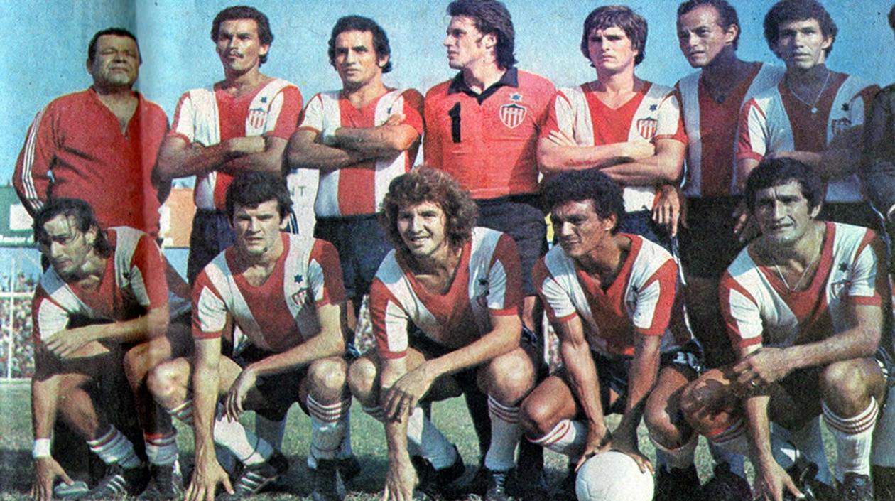 Archivo Parte de la plantilla que obtuvo la primera estrella de Junior, en 1997.