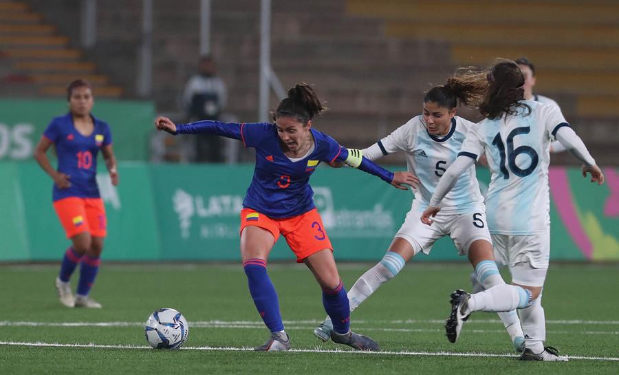 Vanessa Santana, capitana de Colombia, fue una de las figuras del partido.