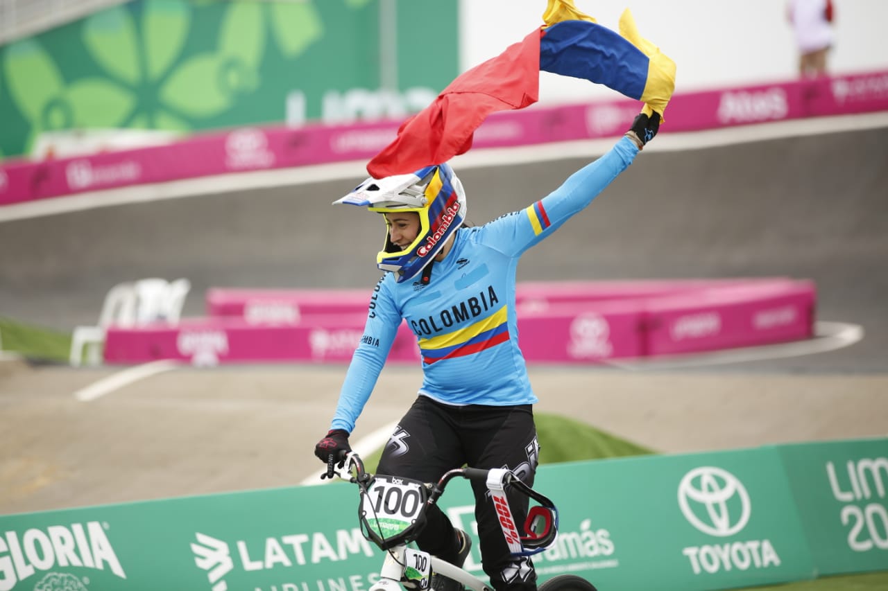 La celebración de Mariana Pajón.
