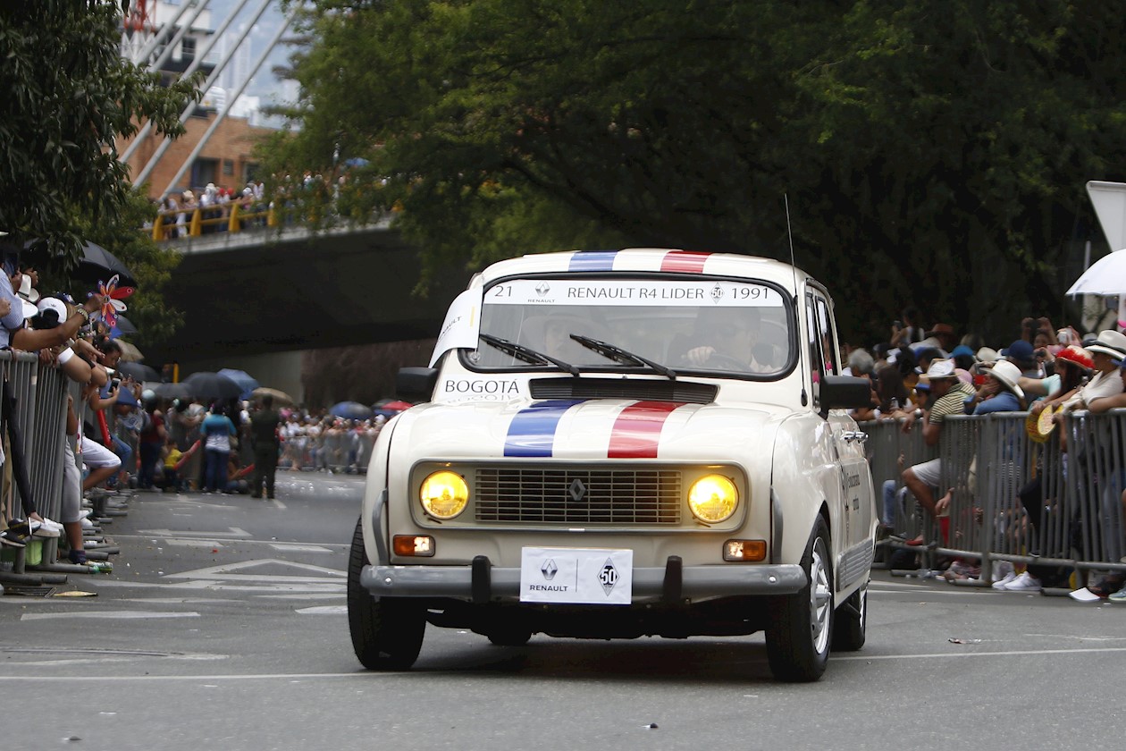 Edición número 24 del Desfile de Autos Clásicos y Antiguos en la Feria de las Flores de Medellín.