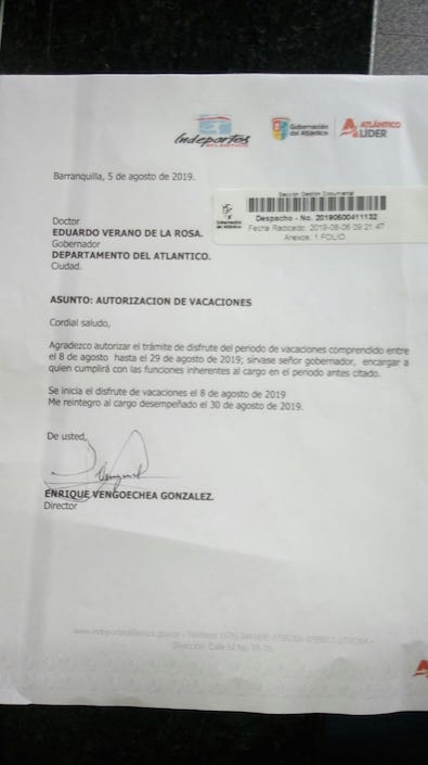 La carta solicitando vacaciones para evadir el proceso fiscal.