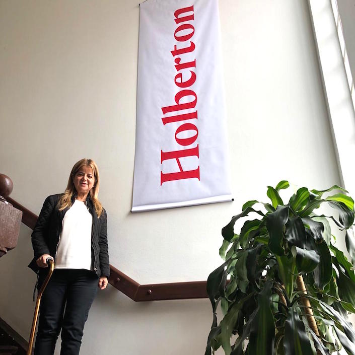 La candidata Elsa Noguera, en el campus de Holberton.