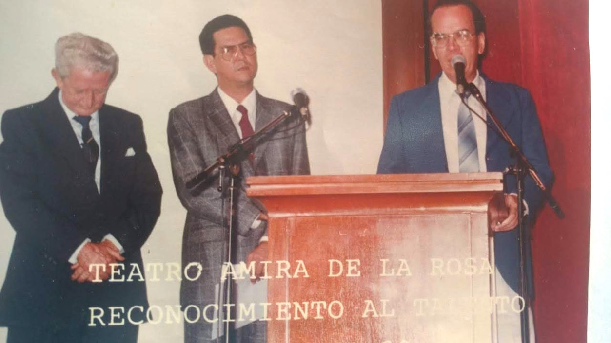 Exaltado por la Universidad Autónoma del Caribe conjuntamente con Osvaldo Sampayo y Chelo de Castro.