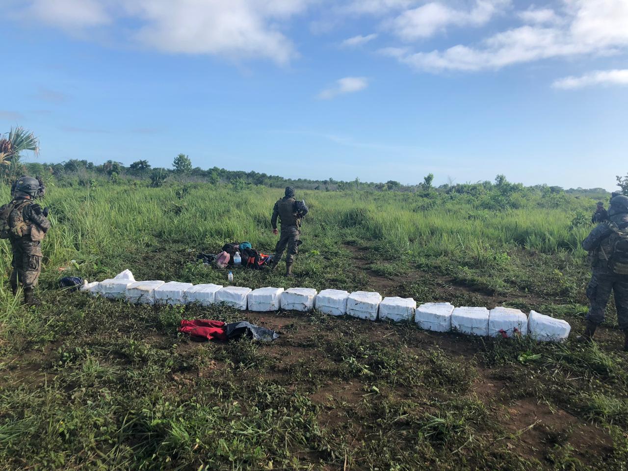 El Ejército guatemalteco controlando la zona.