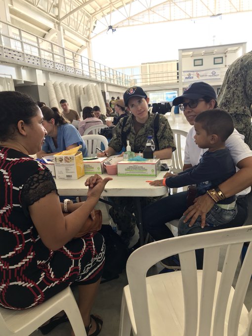 La atención en tierra del Buque USNS Comfort.