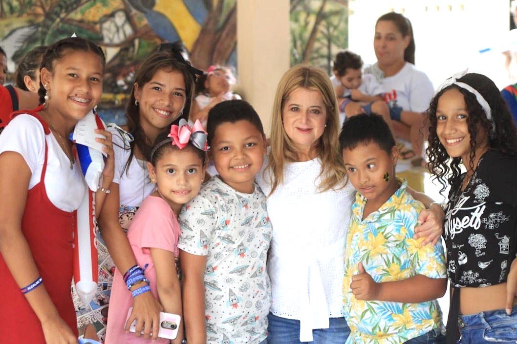 Con niños y adolescentes del Atlántico.