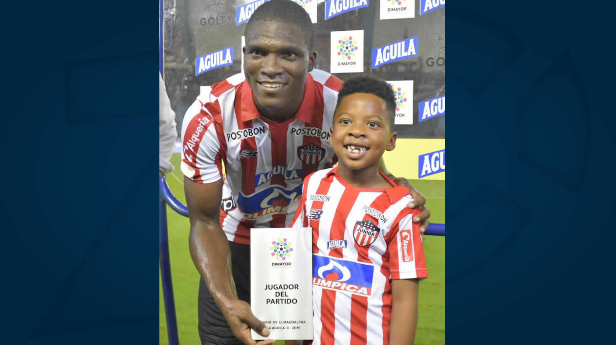 Germán Mera designado como la figura del partido por el gol del triunfo.