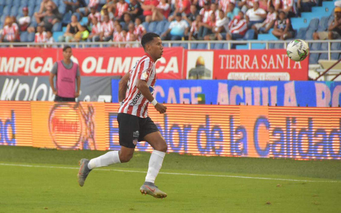 James Sánchez, de discreta actuación.
