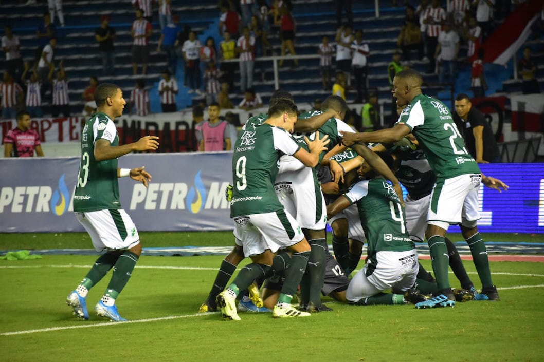 Jugadores del Cali celebrando la clasificación.