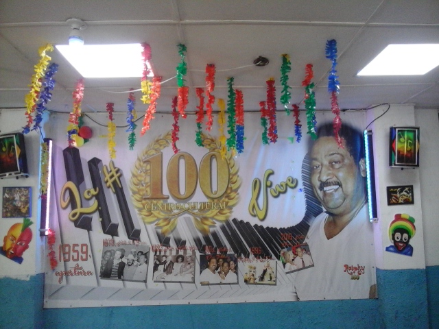 Telón de fondo de La Cien.