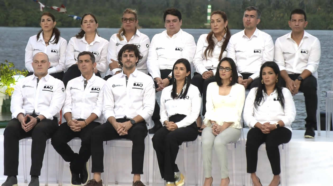 Parte del equipo de colaboradores.