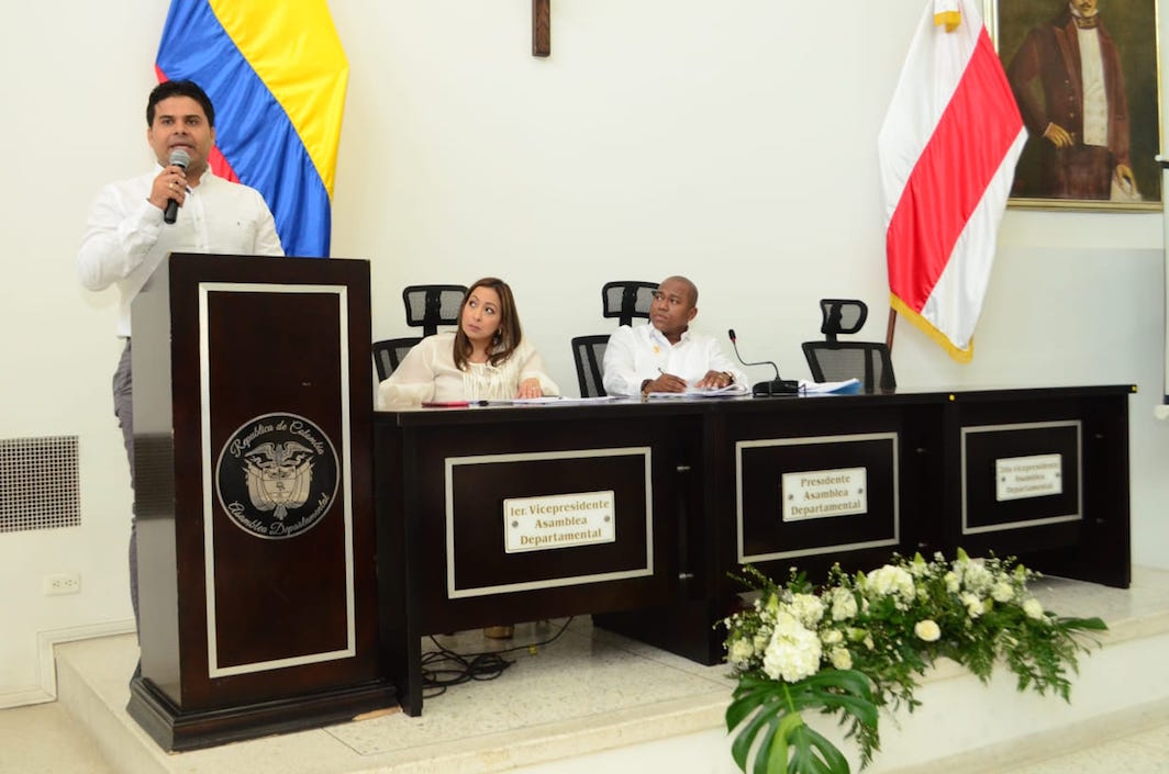 Jairo Fandiño Vásquez durante la presentación de sus propuestas ante la Asamblea.