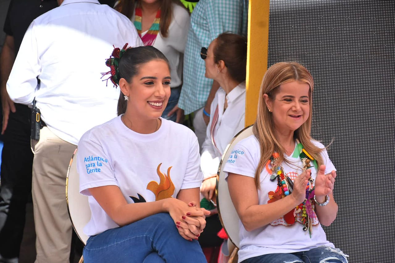 La secretaria de Cultura, Marcela Dávila y la Gobernadora del Atlántico, Elsa Noguera.