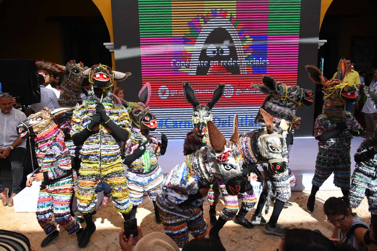 El disfraz de los burros en el Castillo de Salgar.