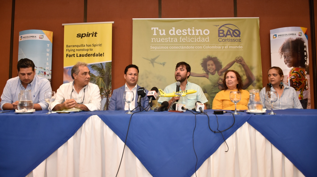 Rueda de prensa por la llegada de Spirit.