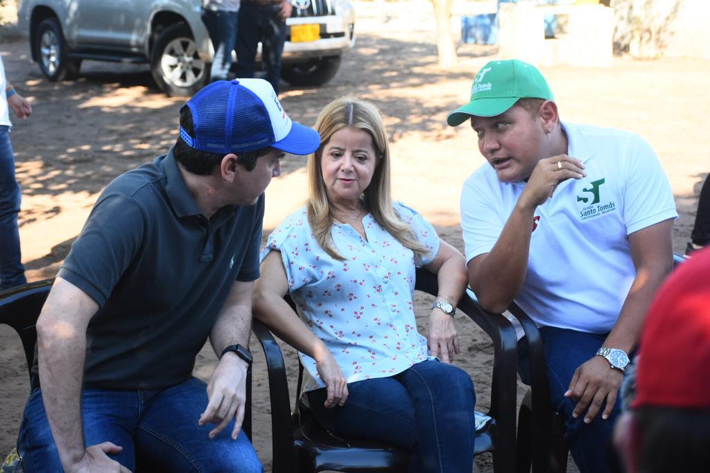 Gobernación El secretario de Desarrollo Económico, Miguel Vergara; la Gobernadora del Atlántico, Elsa Noguera y el alcalde Santo Tomás, Tomás Guardiola.